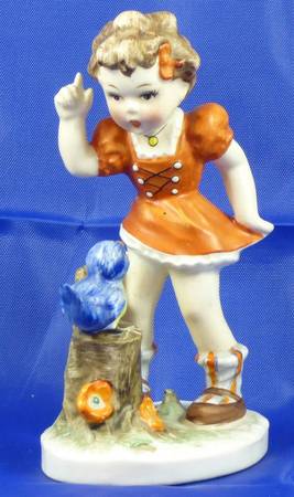 Nasha Figurines Girl With Bird On A Stump - Boxed