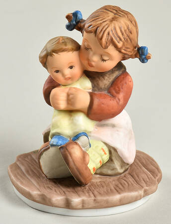 Moments Of Joy-Berta Hummel Patty Cake - Boxed