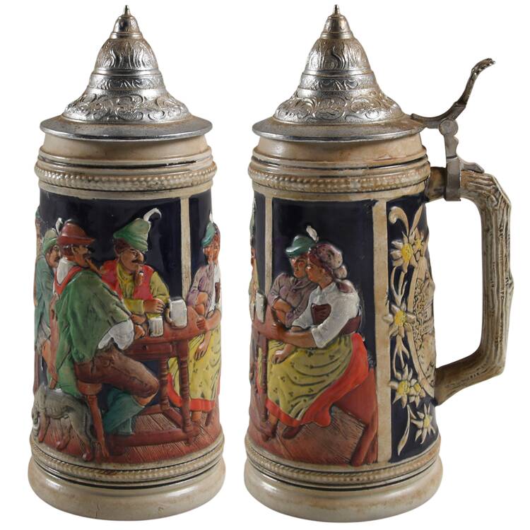 Gerz Steins Couples Sitting At Table - No Box