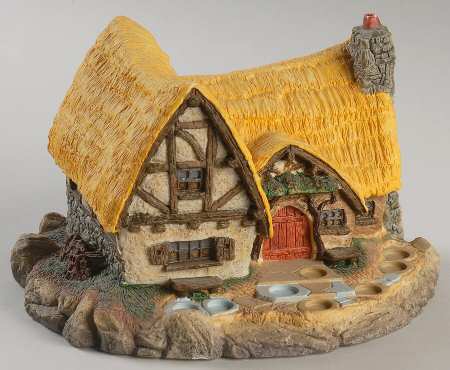 Snow White & the Seven Dwarfs-Miniature House In The Woods Display - Boxed
