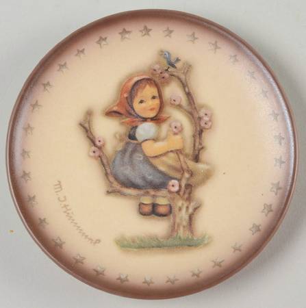 Miniature Annual Plate Apple Tree Girl - Boxed