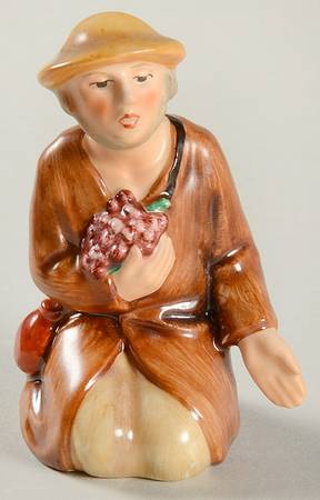 Goebel Nativity-Hx257 Shepherd With Grapes - No Box