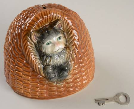 Goebel Banks Cat In Basket - No Box
