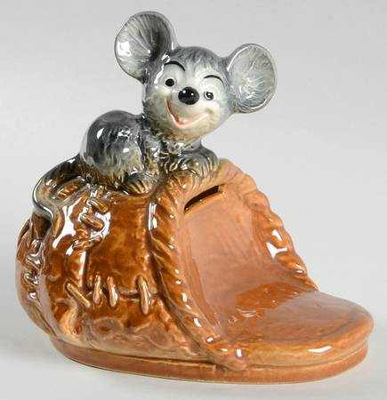 Goebel Banks Mouse On Slipper - No Box