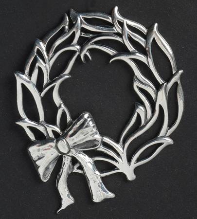 Hand & Hammer Christmas Ornament Wreath - With Box