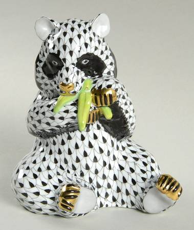 Bears Panda-Black/Black Eyes - No Box