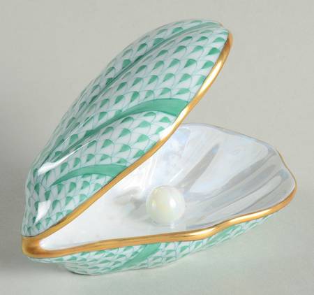 Shells Oyster With Pearl-Green - No Box