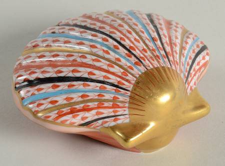 Shells Scallop Shell-Rust - No Box