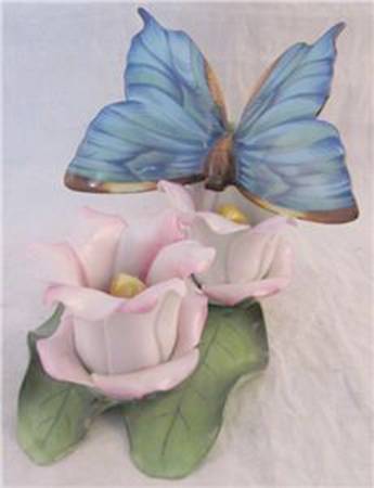 Bugs & Friends Blue Butterfly On Flowers - No Box