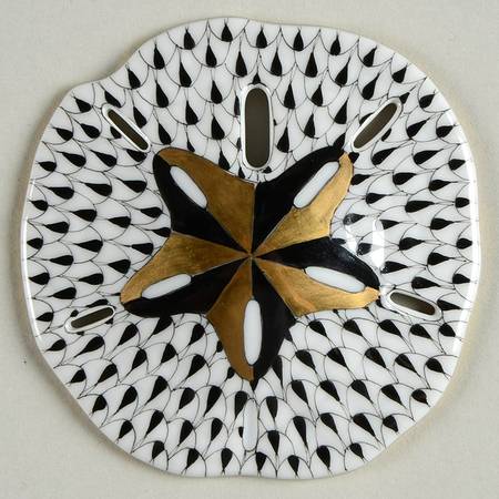 Shells Sand Dollar-Black - No Box