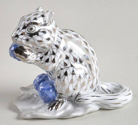 Rodents Chipmunk W/Berries-Platinum - No Box