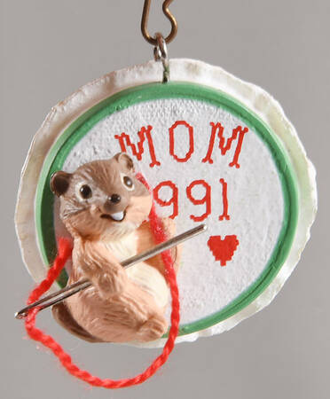 1991 Hallmark Christmas Ornaments Mom - Boxed