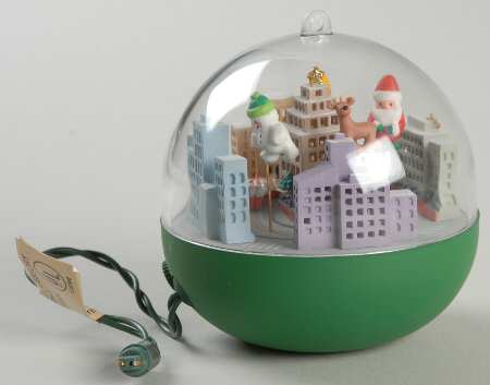 1992 Hallmark Christmas Ornaments Christmas Parade - Boxed