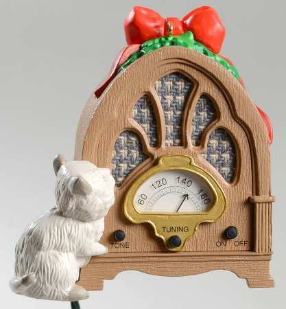 1993 Hallmark Christmas Ornaments Radio News Flash - Boxed