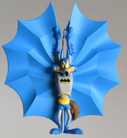 Looney Tunes 2023 - Wile E Coyote As Batman - Boxed