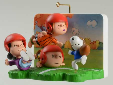 Peanuts Christmas Ornament Touchdown Snoopy - Boxed