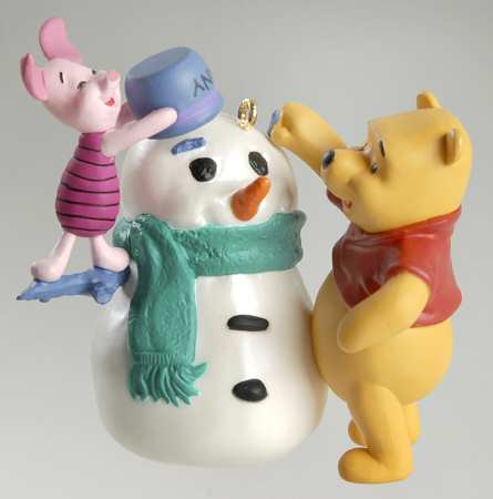 Winnie the Pooh Building A Snowman - Boxed
