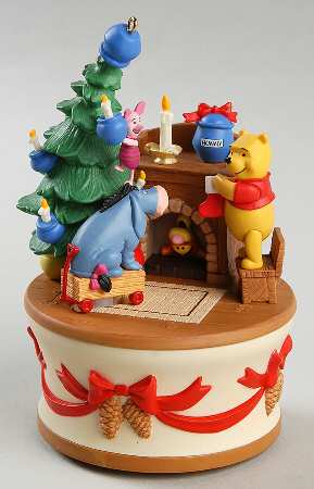 Winnie the Pooh Getting Ready For Christmas - Boxed