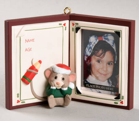 1997 Hallmark Christmas Ornaments Book Of The Year - Boxed