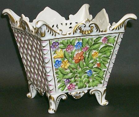 Giftware 4" Openwork Footed Square Vase