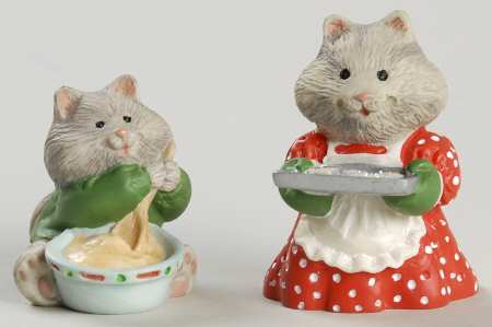 Merry Miniatures 1996 by Hallmark Gold Crown