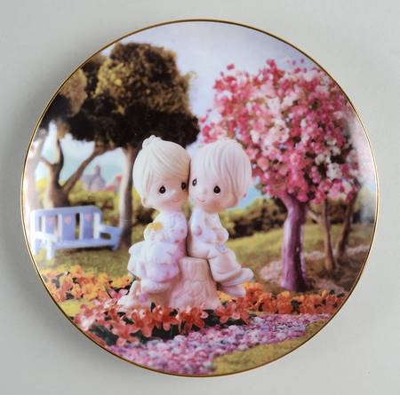 Precious Moment Classics Love One Another - No Box