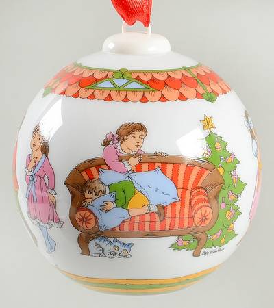 Annual China Christmas Ball Hide & Seek - Boxed
