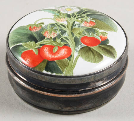 Halcyon Days Box Wilmot's Superb-Strawberries - Boxed
