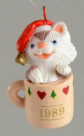 Collectors Club Ornament Sitting Purrty - Boxed