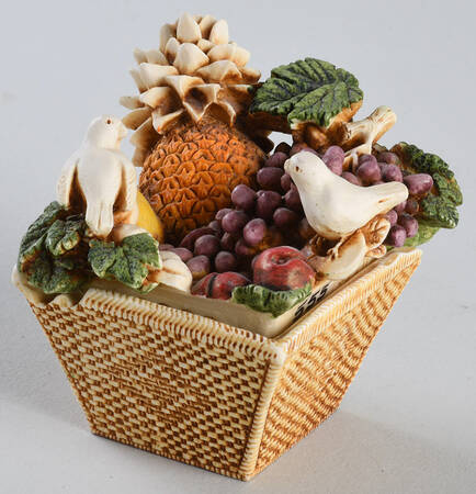 Bountiful Basket Series By Harmony Kingdom Peace Offering - Boxed