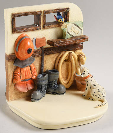 Fire Fighter To The Rescue-Hummelscape - Boxed