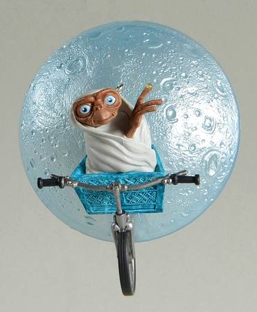 ET the Extra-Terrestrial by Hallmark Gold Crown