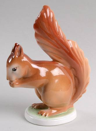 Hollohaza Figurines Squirrel - No Box