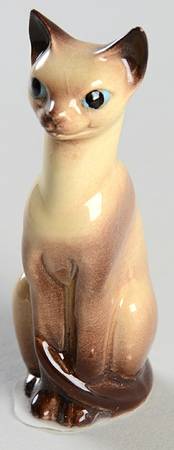 Hagen-Renaker Figurines Siamese Cat Sitting - No Box