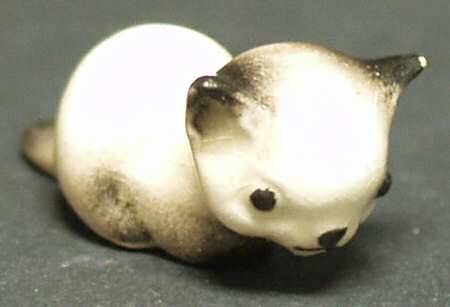 Hagen-Renaker Figurines Siamese Kitten Drinking - No Box