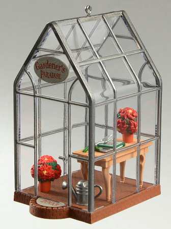 2005 Hallmark Christmas Ornaments Gardener's Paradise - Boxed