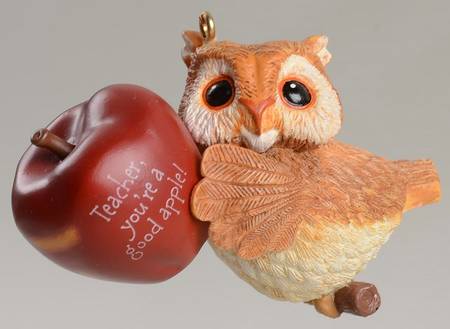 2005 Hallmark Christmas Ornaments by Hallmark Gold Crown
