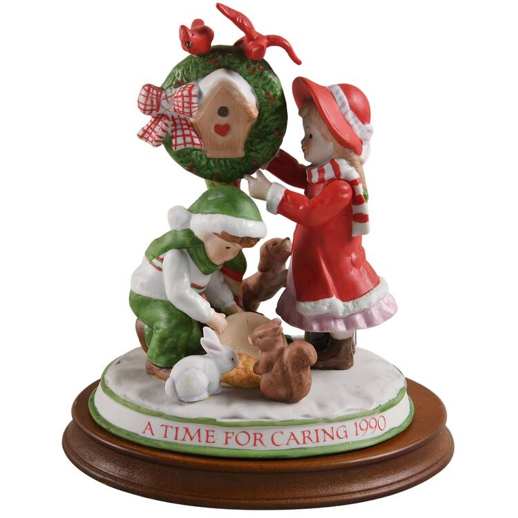 Holly Hobbie Christmas Figurine A Time For Caring - With Box Bx1990