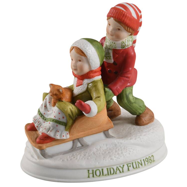 Holly Hobbie Christmas Figurine Holiday Fun - With Box Bx1882