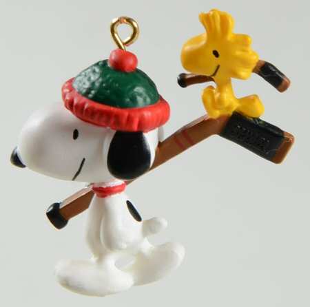 Winter Fun with Snoopy-Miniature 2000 - Hockey #3 - Boxed