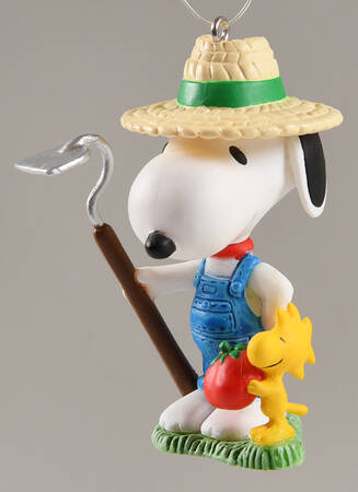 Spotlight on Snoopy 2016-Green Thumb - Boxed
