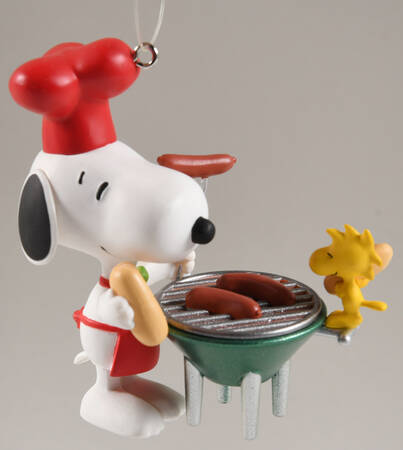 Spotlight on Snoopy 2011-Grill Master Snoopy - Boxed