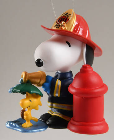 Spotlight on Snoopy 2009-Firefighter Snoopy - Boxed