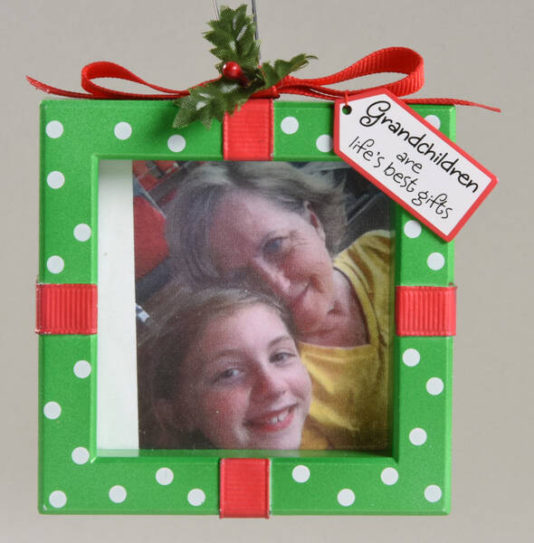 2009 Hallmark Christmas Ornaments by Hallmark Gold Crown