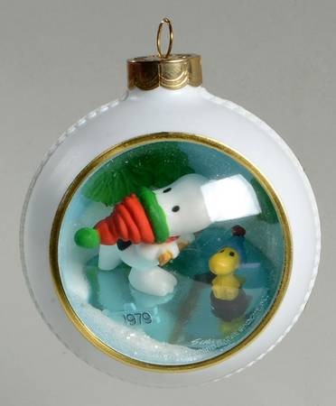 Snoopy &amp; Friends by Hallmark Gold Crown