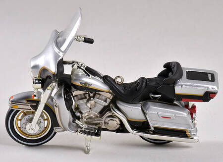 Harley Davidson-Motorcycle Milestones 2003 #5 -100th An Ultra Classic Electra  - Boxed