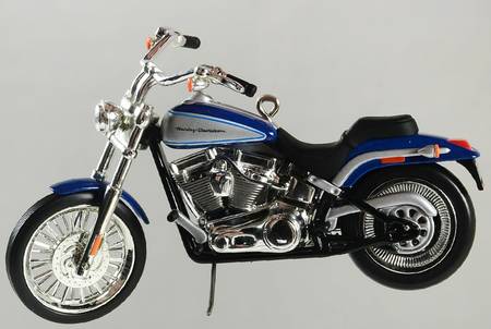Harley Davidson-Motorcycle Milestones 2005 #7 - Softtail Deuce - No Box