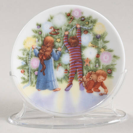 Collector's Plate Light Shines At Christmas-1987 - With Box