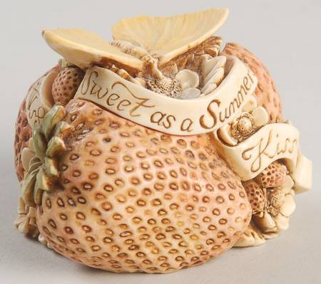 Royal Watch Member Gifts Sweet As A Summer's Kiss - Boxed