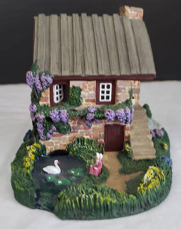 Stonefield Valley Ferryman's Cottage - With Box